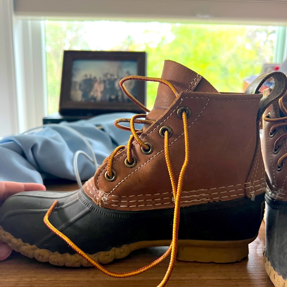 Bean Boots - Size 5